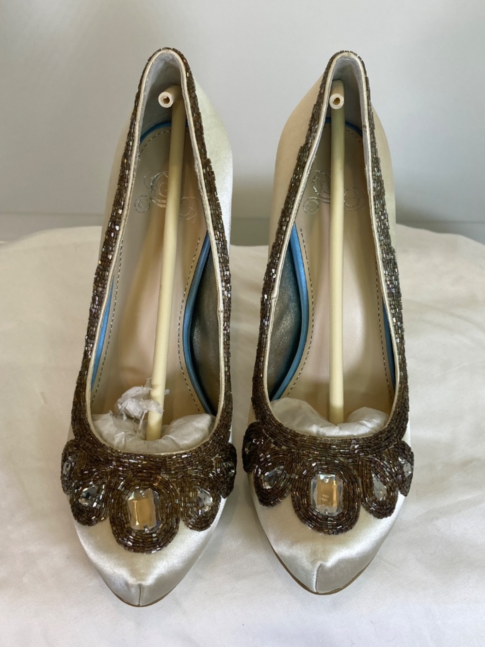 Disney x DSW Sz 7 M Ivory Glass Slipper Collection Heels NIB Cinderella